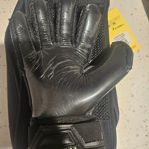 Storelli Gladiator Pro 3 Goalkeeper gloves - Picture 2 of 2